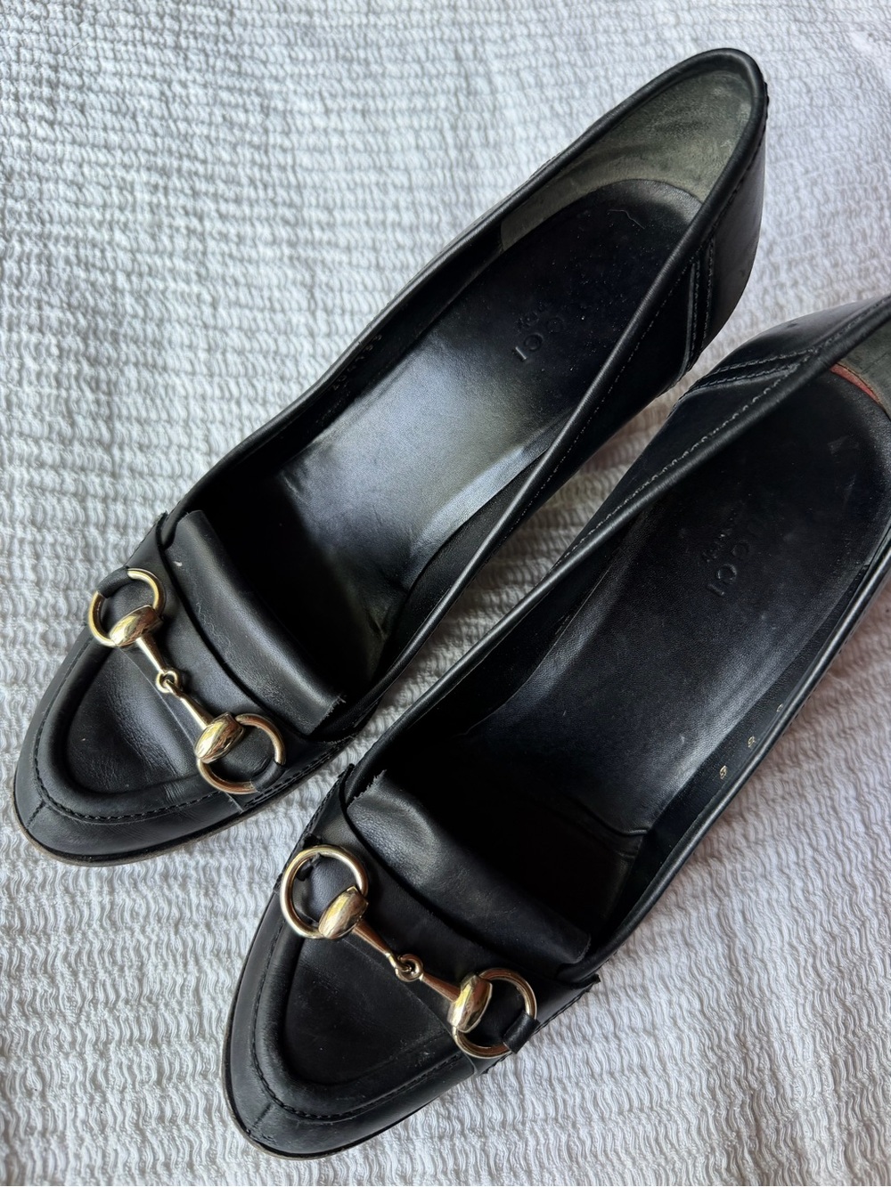 Vintage Gucci Black Leather Heeled Loafers - WITH DAMAGE - Picture 5 of 8